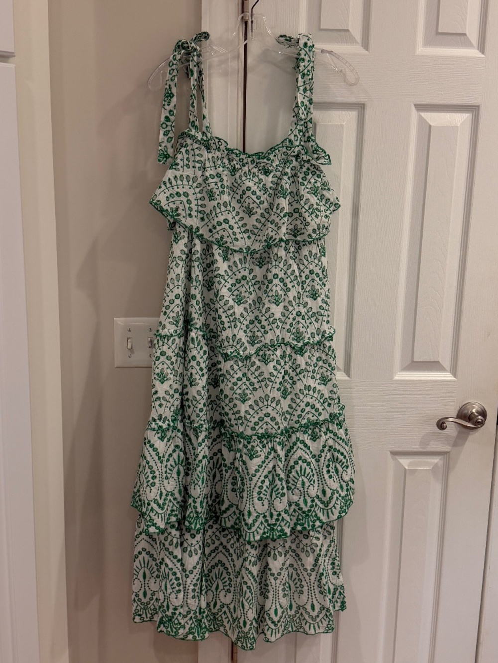 Green & White Eyelet Tiered Midi Dress - Size M